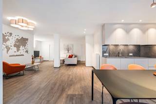 Uitzonderlijk ruim duplex appartement met loft allures in het hartje Sint-Niklaas (220m²)Dit unieke duplexappartement combineert hedendaags...