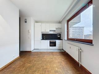 Tel: +32 456 12 69 85Email: clara.jacquy@weinvest.beWe Invest is pleased to offer you exclusively this bright studio located on the fourth floor of a...