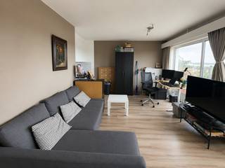 Situé dans un excellent quartier, à quelques minutes à pied du centre-ville et de la gare de Louvain, ce studio spacieux et lumineux dispose...
