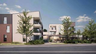 Dit ruim appartement (1e verdieping) beschikt over een inkomhal, een lichtrijke leefruimte met open, volledig geïnstalleerde keuken, drie...