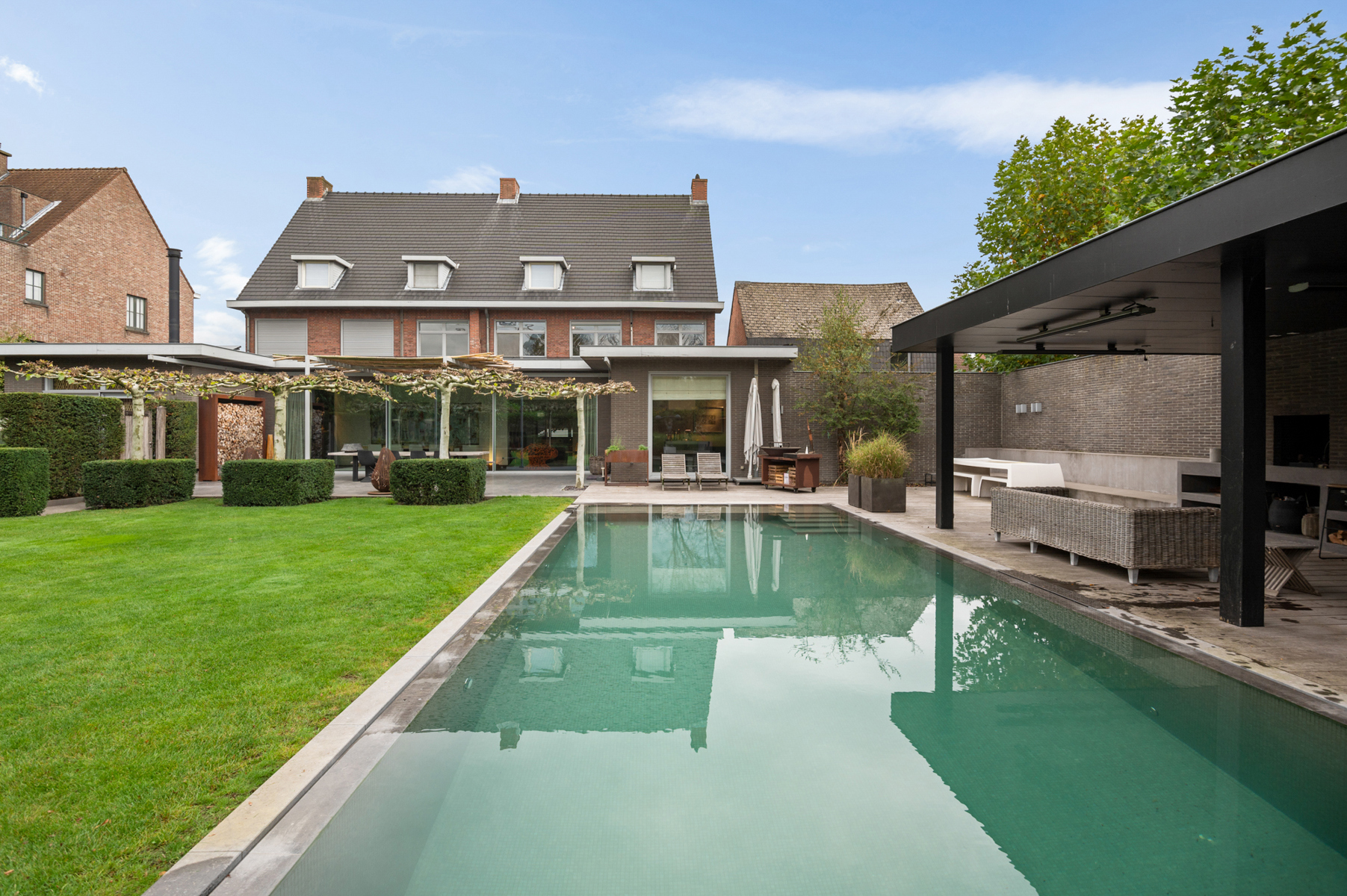 High-end afgewerkte praktijkvilla in het centrum - foto 1