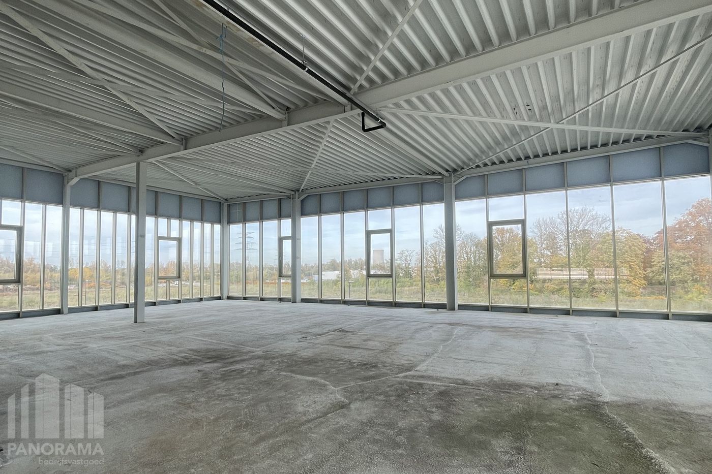 Opslag/ showroom en kantoor te koop van 1.130 m² vlakbij R0 - foto 5