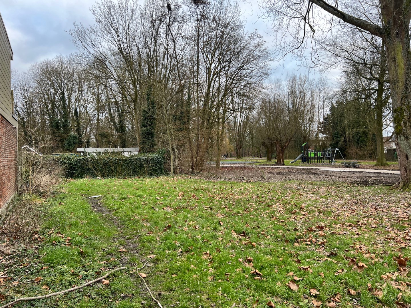 Terrain à bâtir pour une construction semi-ouverte ! - photo 3