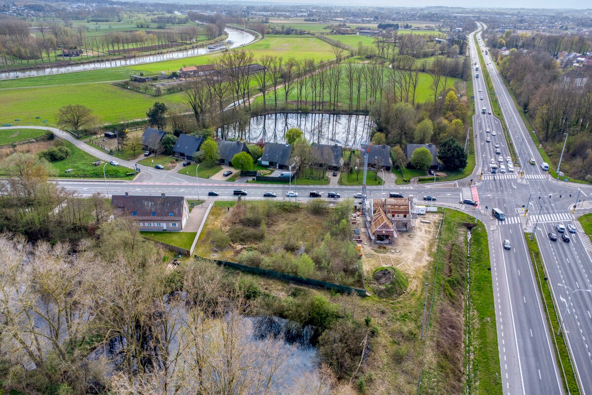 GOED GELEGEN BOUWGROND (865m²) IN EKE - foto 2
