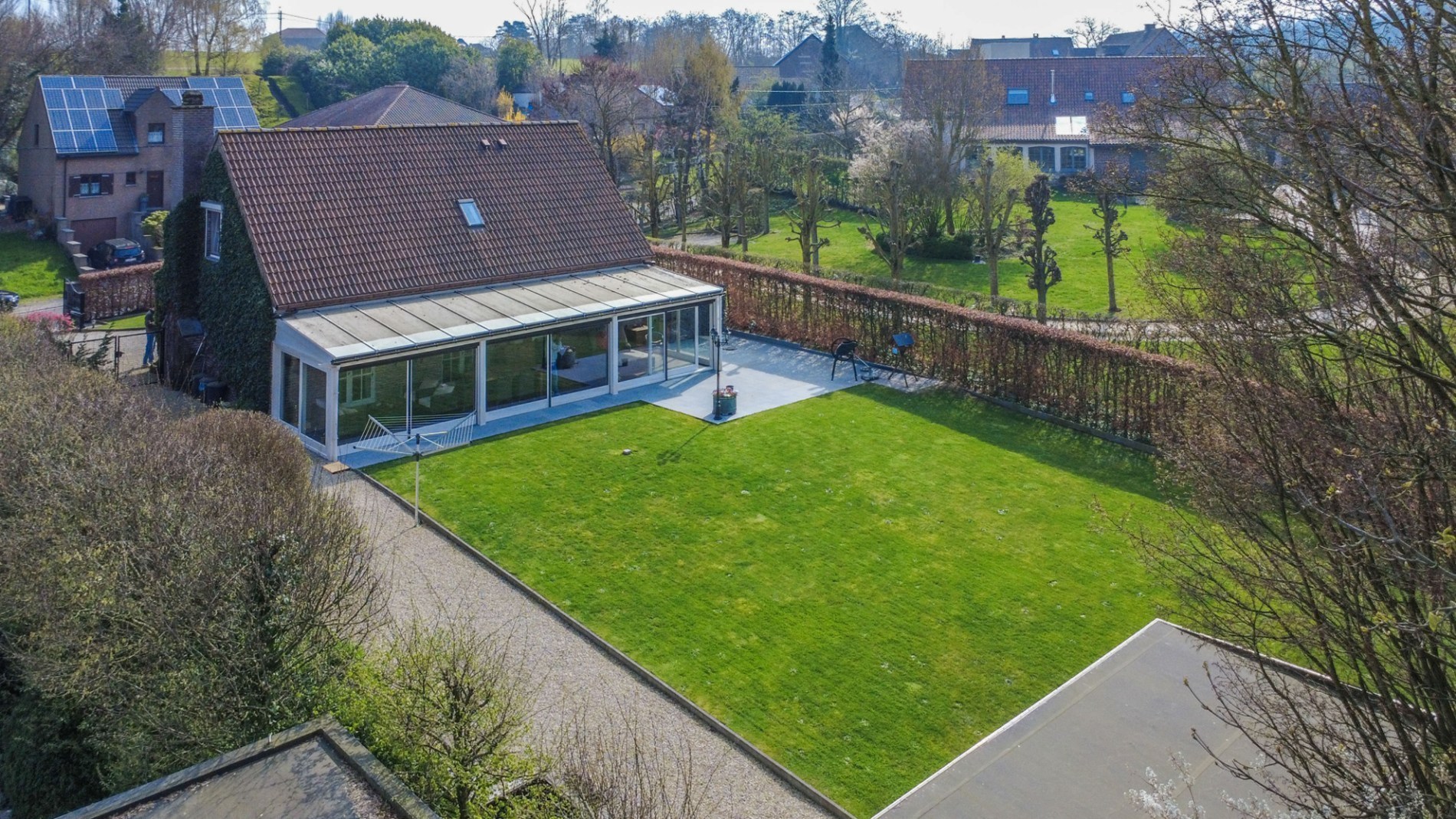 VILLA IN GROENE OMGEVING MET 3 SLP +BUREAU! - foto 5