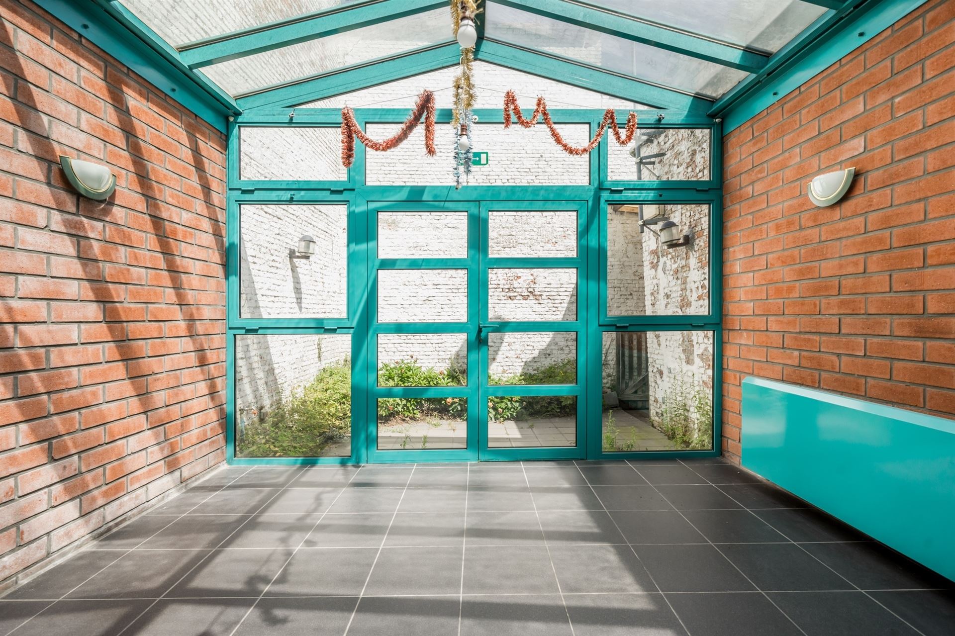 Handelspand met grote etalage op een toplocatie aan de Grote Markt te Mechelen! - foto 5