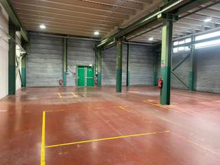 For rent at Zaventem, three modern warehouses offering large spaces for your business needs:Warehouse 1: Warehouse 607 m² + Annex 197 m² → Total 804...