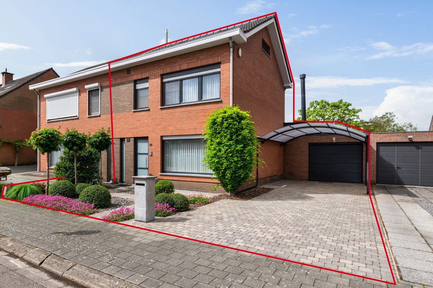 INSTAPKLARE WONING MET 3 SLK, TUIN EN GARAGE! - foto 1