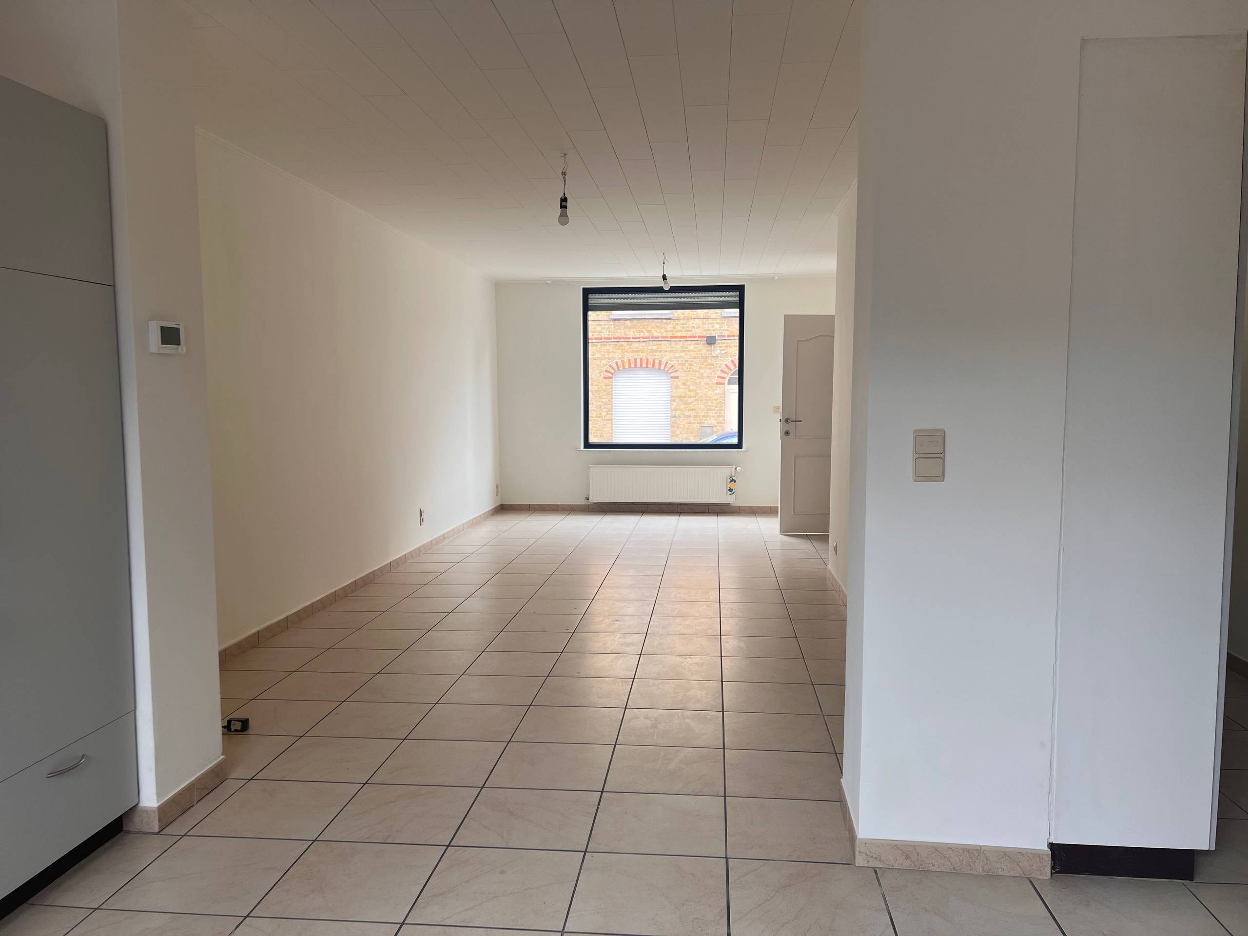 Ruime rijwoning nabij station Ieper | TE HUUR - foto 3