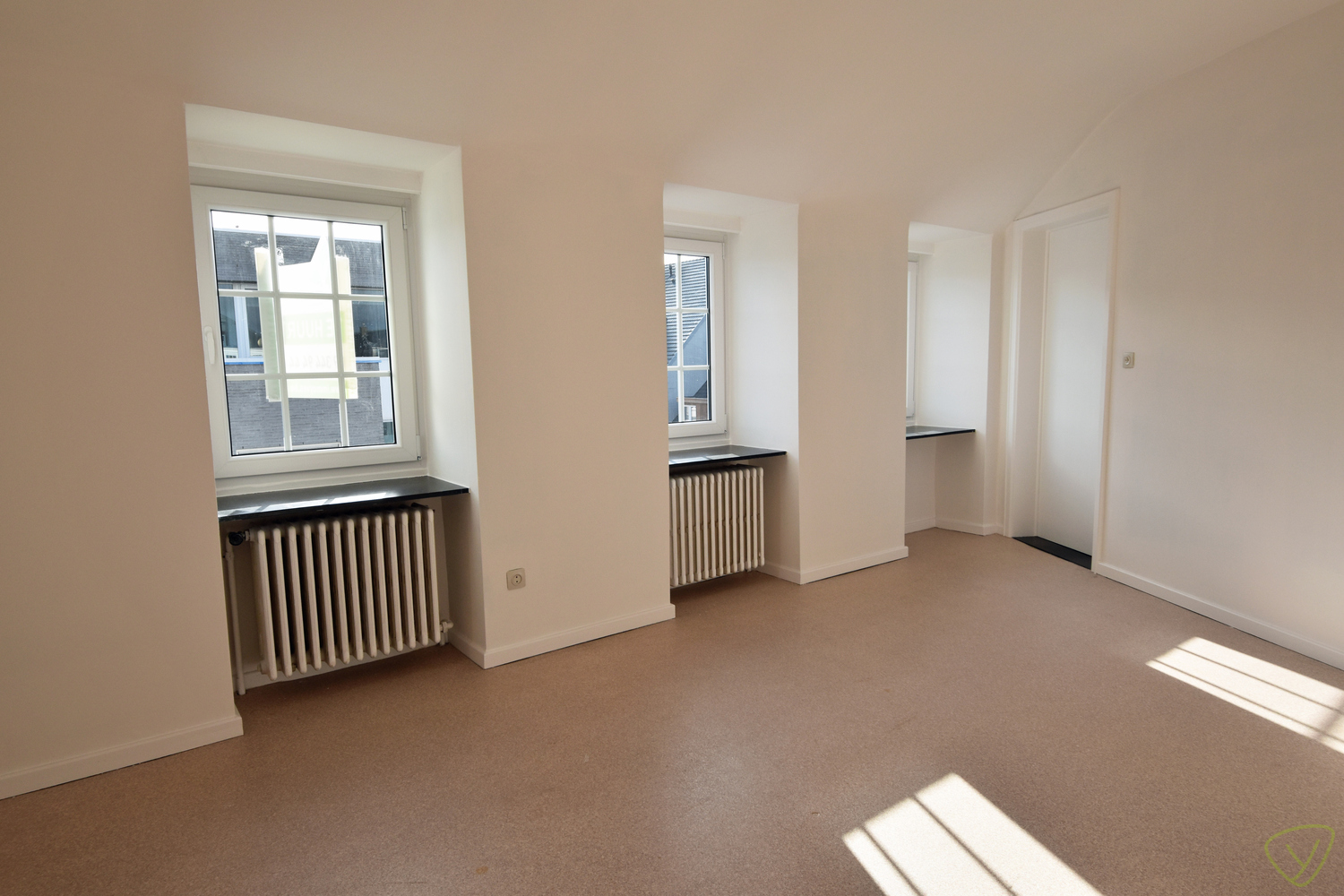 Ruim dakappartement te huur vlak bij het centrum van Eeklo - foto 5