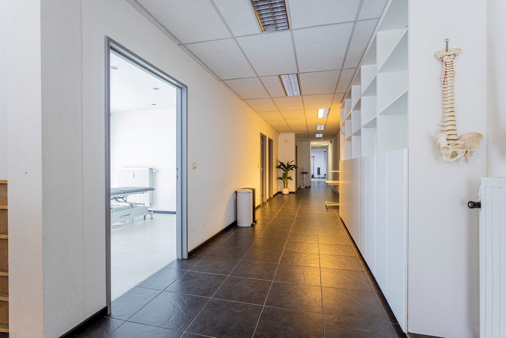 Praktijkruimte te huur in Deurne – instapklaar en volledig uitgerust! - foto 3