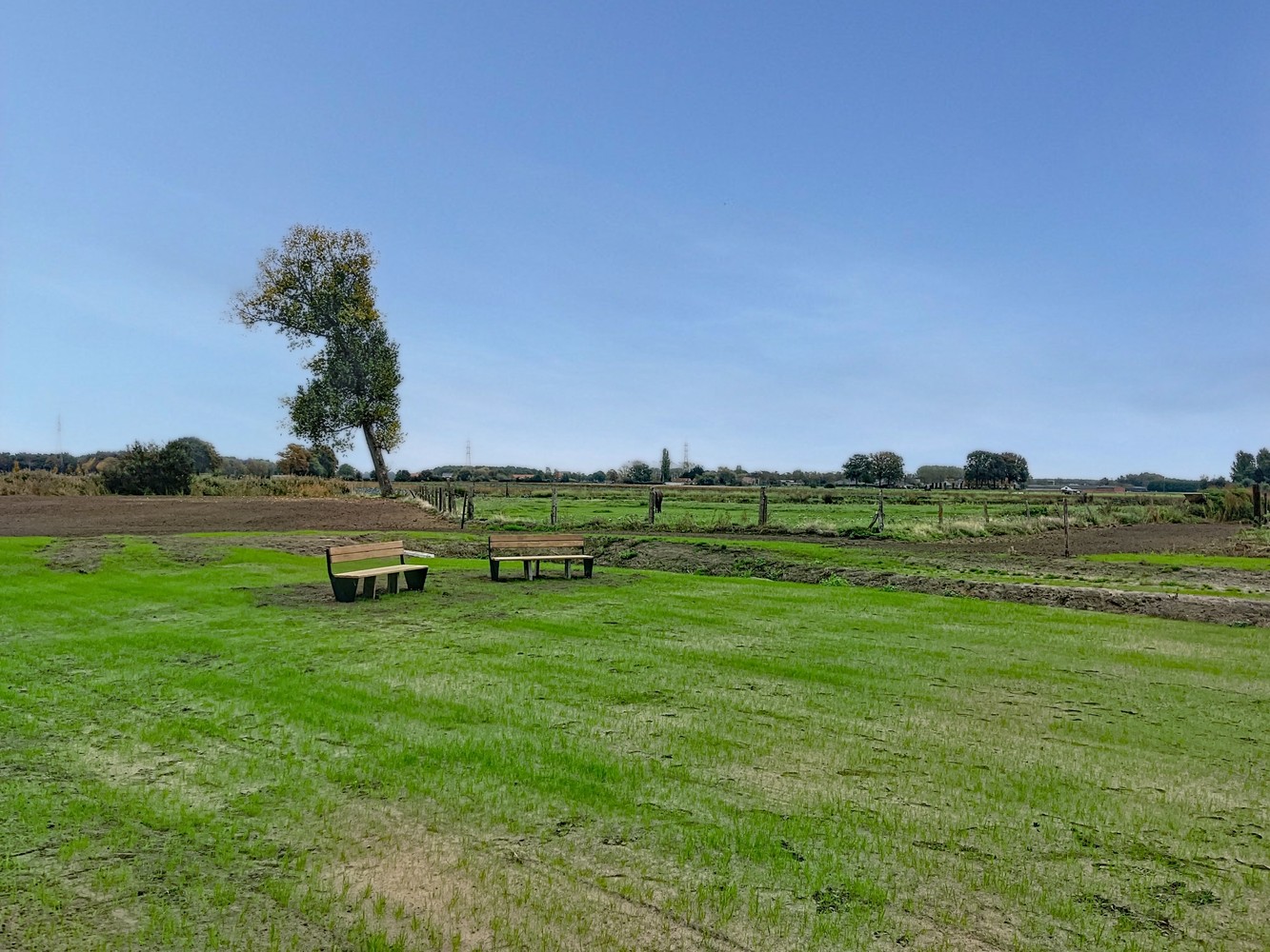 Open bebouwing met 4 slpk en zicht op weilanden - foto 1
