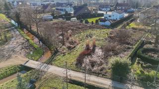 Deze ruime bouwgrond van bijna 30 are is gelegen in een groene en rustige omgeving. Het adres is gevestigd op de Liersesteenweg tussen twee...