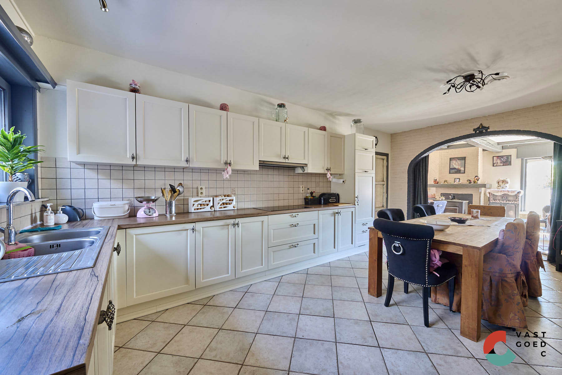 Leuke gezinswoning met 3 slaapkamers, Loods en EPC B - foto 4
