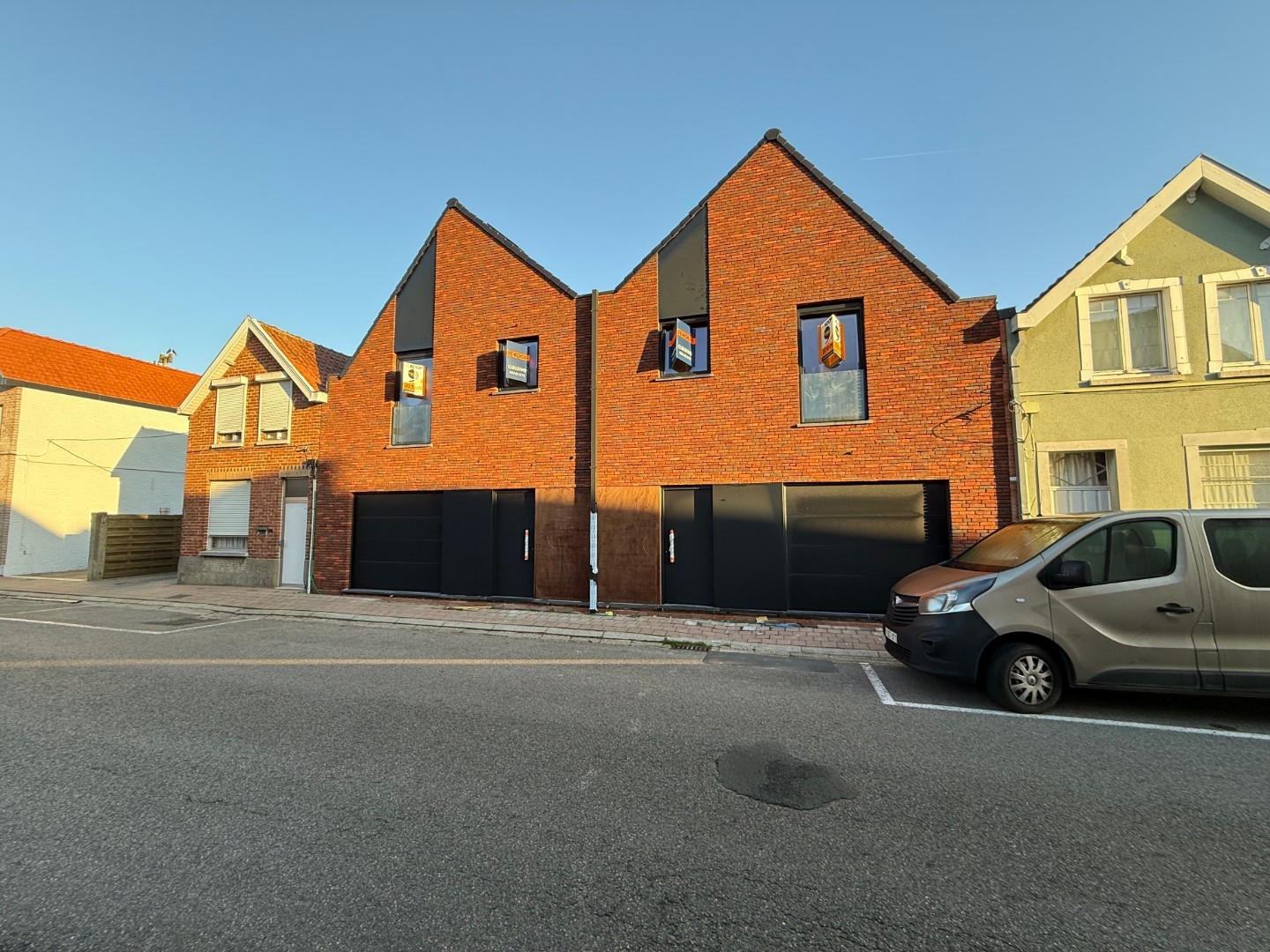 Nieuwbouwwoning met 3 slaapkamers gelegen in het centrum van Maldegem - photo 1