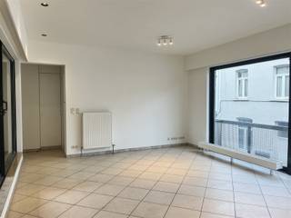 Dit instapklare appartement met 84 m² woonoppervlakte biedt twee slaapkamers, een inkomhal met vestiaire, ruime leefruimte met open keuken...