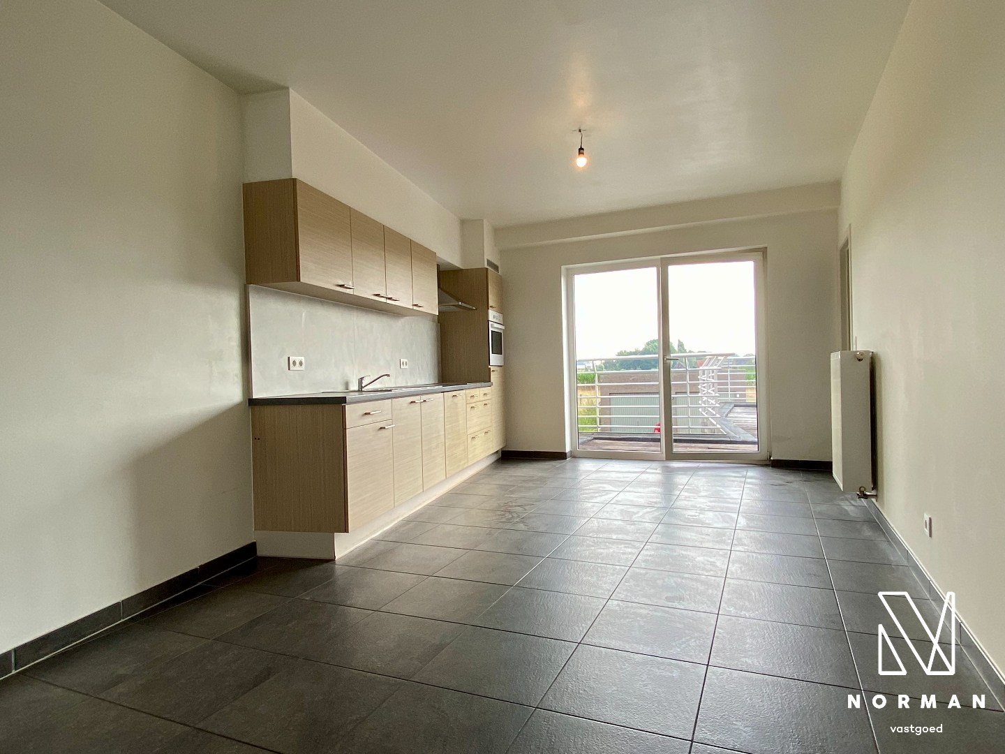Appartement met 2 slaapkamers en zeer groot terras met garage! - foto 4