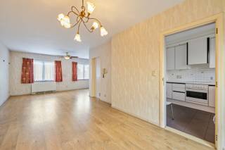 Ontdek deze ruime bel-étagewoning op een uitstekende locatie aan de rand van het centrum van Hamme, nabij winkels, scholen en uitvalswegen...