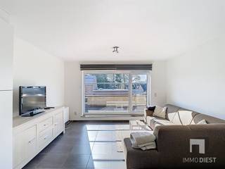 Ruim en energiezuinig duplexappartement (100 m²) met zonnig terras in SchaffenDit instapklare duplexappartement, gelegen in de Kerkstraat te...