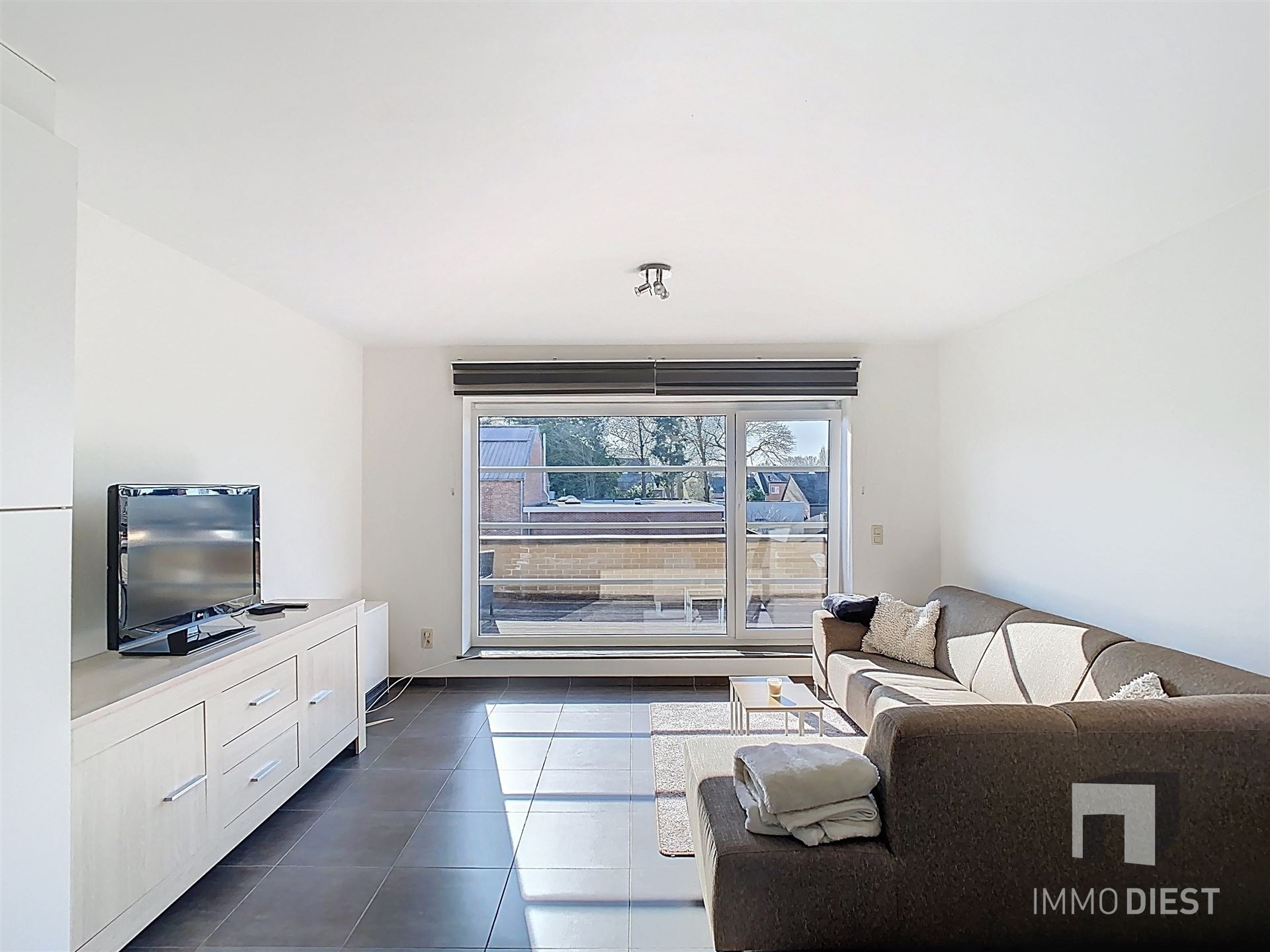 Ruim en energiezuinig duplexappartement (100 m²) met zonnig terras in Schaffen - foto 3