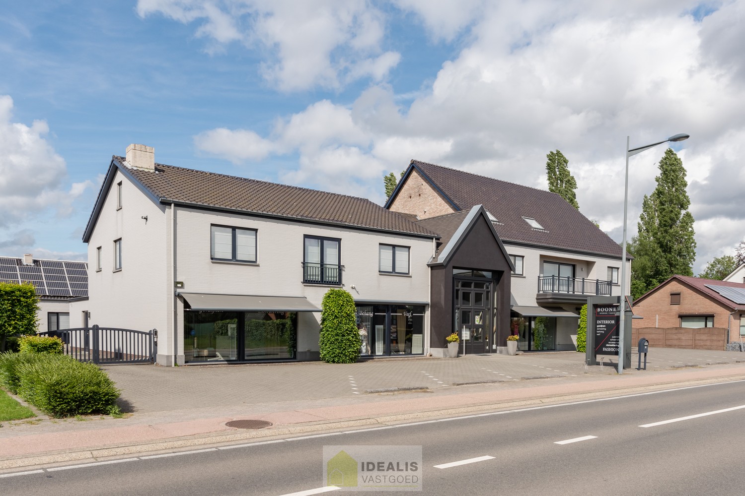 INSTAPKLARE HANDELSRUIMTE VAN MAAR LIEFST +- 410M² MET RIANTE WONING OP SCHITTERENDE COMMERCIËLE ZICHTLOCATIE!! - foto 4