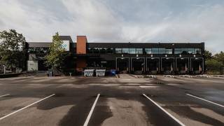 Het magazijn dat op een ideale zichtlocatie ligt aan de Rijksweg 19 in Bornem, gelegen op een steenworp afstand van zowel Antwerpen als Brussel...