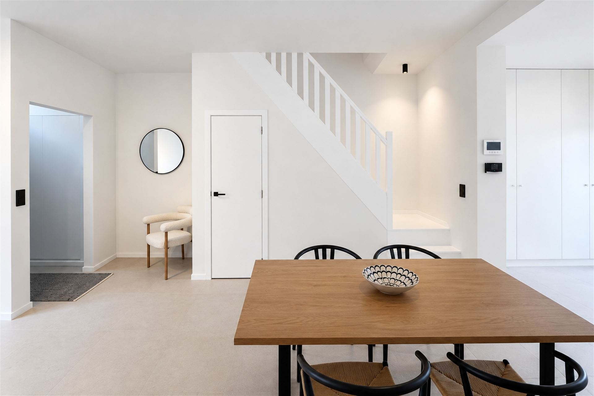 Gerenoveerde woning met 3 slpks en zij-ingang - foto 4
