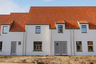Prachtige nieuwbouwwoning in de Jan Breidelstraat, in het hart van Oostkamp!Nog 2 van de 3 woningen beschikbaar! Reeds 33% verkocht en momenteel in...