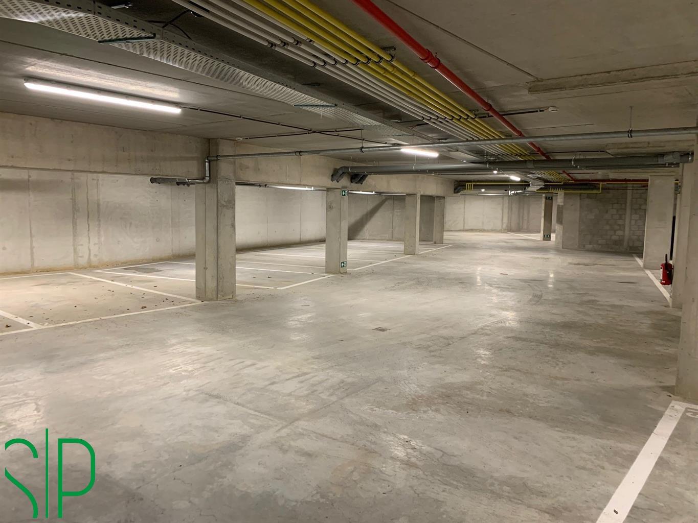 Ondergrondse autostandplaats in nieuw gebouw. - foto 2