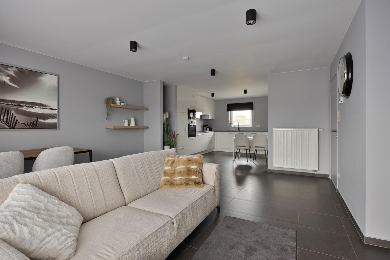 Spacieux nouvel appartement, 2e étage, 2 CH - photo 5