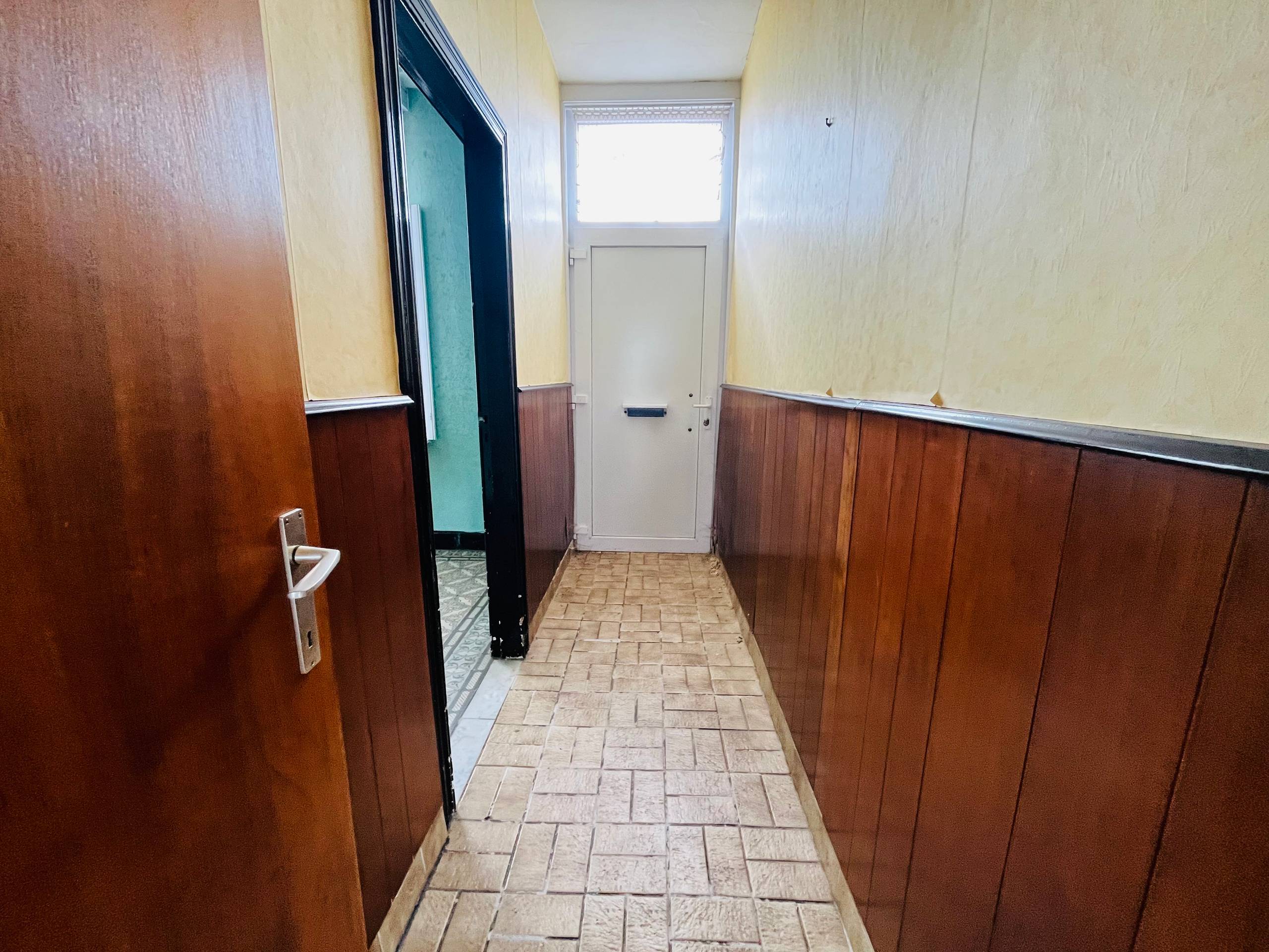 hoeve  met magaijnen en loodsen op   2252m² - foto 4