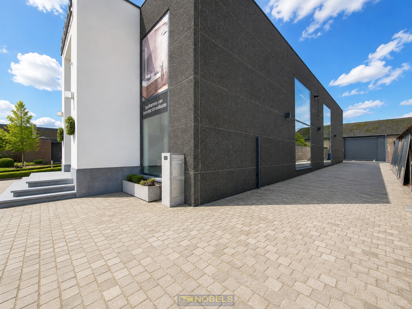 Te koop, multifunctioneel bedrijfsgebouw met loods/magazijn (275m²) op commerciële ligging te Oudenaarde - photo 1