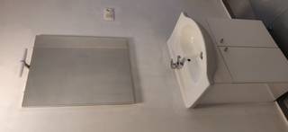 <strong>Appartement met 2 slaapkamers te Wervik </strong><br /><br /><strong>Bestaande uit:</strong><br />Inkom, woonkamer, uitgeruste open keuken, badkamer met douche, apart toilet, 2 slaapkamers <br /><br />+ Met fietsenberging<br />+ Centrum Wervik <br /><br /><strong>Interesse?</strong> Klik hier! https://mijnhuurprofiel.be/property/e4d950bc-d672-4508-97e3-0202af9b3759