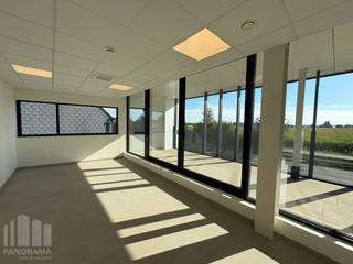 Uitzonderlijk modern en stijlvol nieuwbouw kantoor/showroom met een oppervlakte van 500 m² te huur. Uitstekend gelegen langs én met fenomenale <strong>visibiliteit </strong>van de bedrijvige Westerring (N60) met onmiddellijke verbinding naar de <strong>E17</strong>. <br /><br />Het gebouw is opgedeeld in een gelijkvloerse- en eerste verdieping. De grote glaspartijen benadrukken de moderne en open uitstraling van de ruimte met een overvloed aan natuurlijk lichtinval. De ruimtes zijn voorzien van een <strong>high-end</strong> afwerking: sanitair, verwarming, koeling, ventilatie, volledig uitgeruste keuken, douche, parlofoon, zonnewering, computervloer, ...<br /><br />Tevens aanwezigheid van 2 privatieve <strong>terrassen </strong>en ruime <strong>parkeermogelijkheden </strong>met camerabewaking. <strong>Onmiddellijk beschikbaar</strong>. <br /><br />Contacteer <strong>PANORAMA </strong>voor bijkomende inlichtingen, plannen of een vrijblijvend plaatsbezoek<strong> 09 225 09 02</strong>.