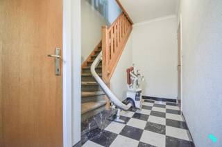 Te renoveren halfopen bebouwing met drie slaapkamers (vier mogelijk) op een perceel van 600 m² op goed bereikbare locatie te Oostnieuwkerke...