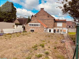 Perceel bouwgrond te koop in de Vredestraat voor open bebouwingLot 1: 3are24ca (breedte 20,09 meter, diepte 17,44m)Rustig gelegen in een...