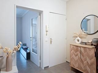 Verhuurd appartement, gelegen op een steenworp van het centrum, ziekenhuis, scholen, stadsvesten... Op de eerste verdieping van een kleinschalig gebouw met slechts 5 entiteiten, bevindt zich dit verhuurd appartement. Er is geen lift en geen syndicus wat de gemeenschappelijke kosten enorm drukt. Het appartement onderging een totale renovatie in 2013. Het dak van het gebouw werd vernieuwd in 2015. Indeling: inkom, leefruimte met geïnstalleerde keuken in een nis, kleine berging, badkamer met douche in bad, enkele wastafel, aansluiting voor een wasmachine en toilet en één slaapkamer welke toegang geeft tot een zonnig terras met bergkast. Een garagebox is inclusief de vraagprijs. Lage gemeenschappelijke kosten!