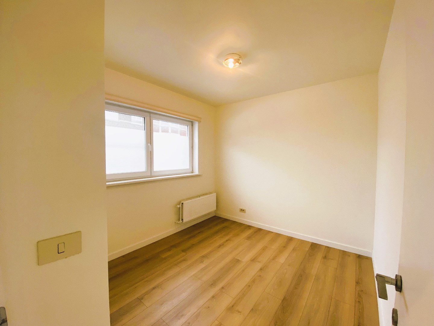 Moderne loft-woning met dakterras in hartje Desselgem! - foto 4