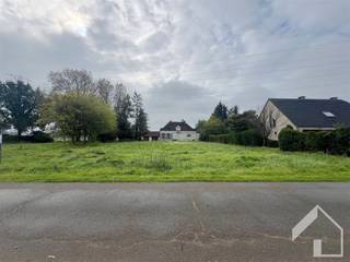 BOUWGROND VOOR OPEN BEBOUWING, gelegen in de Venstraat tussen nummers 5 en 7 in een landelijke omgeving. Het perceel is 1.148 m² groot en heeft...
