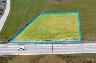 Idéalement situé à Seny (Tinlot), à proximité des commodités et à 5 minutes de la Route du Condroz, We Invest Huy vous propose ce magnifique terrain...