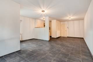 Te koop: modern gesloten appartement in het centrum van Olsene, op wandelafstand van winkels en voorzieningen. Dit appartement, gebouwd in 2013,...