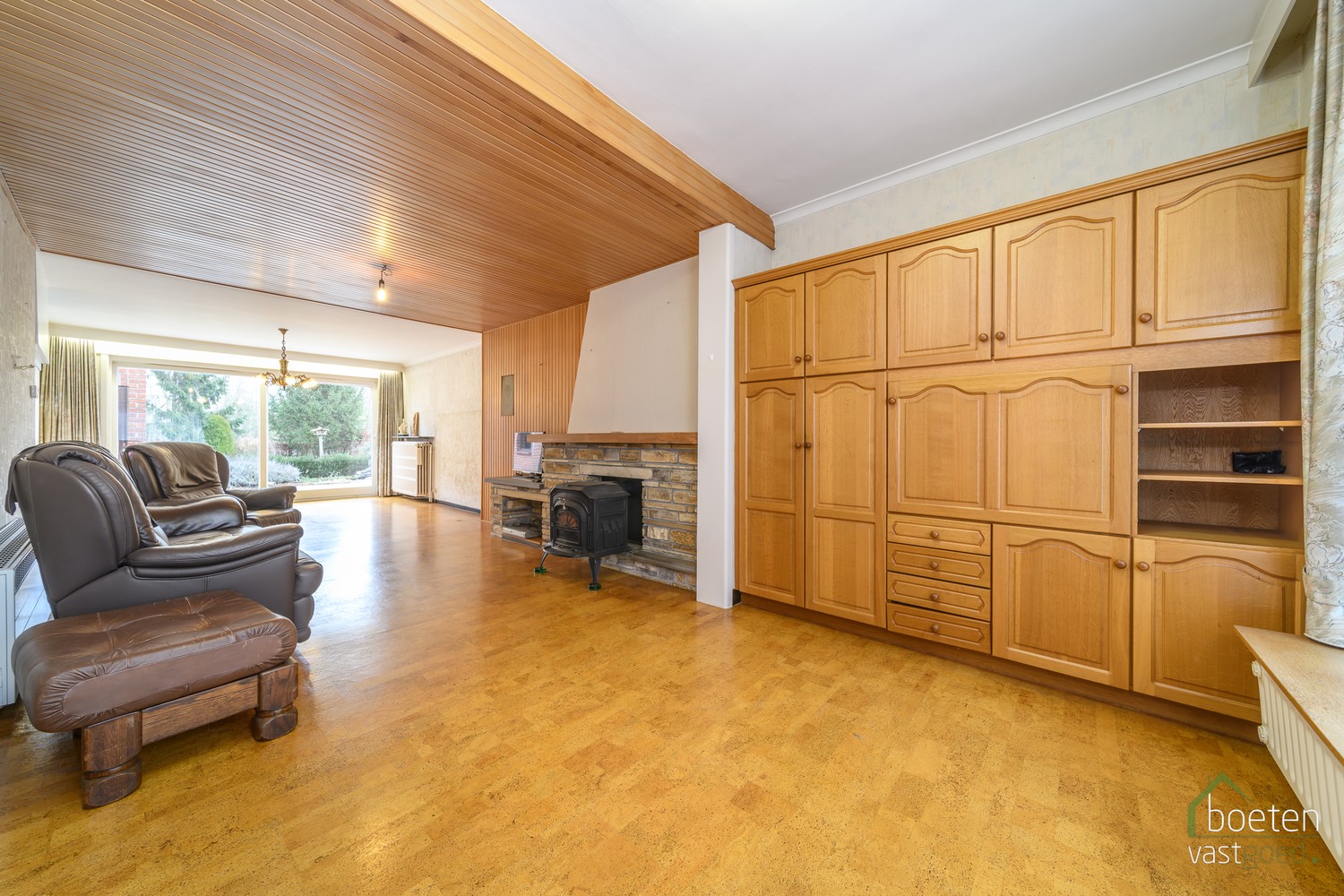 ROESBRUGGE: Ruime maar te moderniseren rijwoning met 4 slpks., grote garage en gezellige tuin op 492m² grondopp. - foto 4