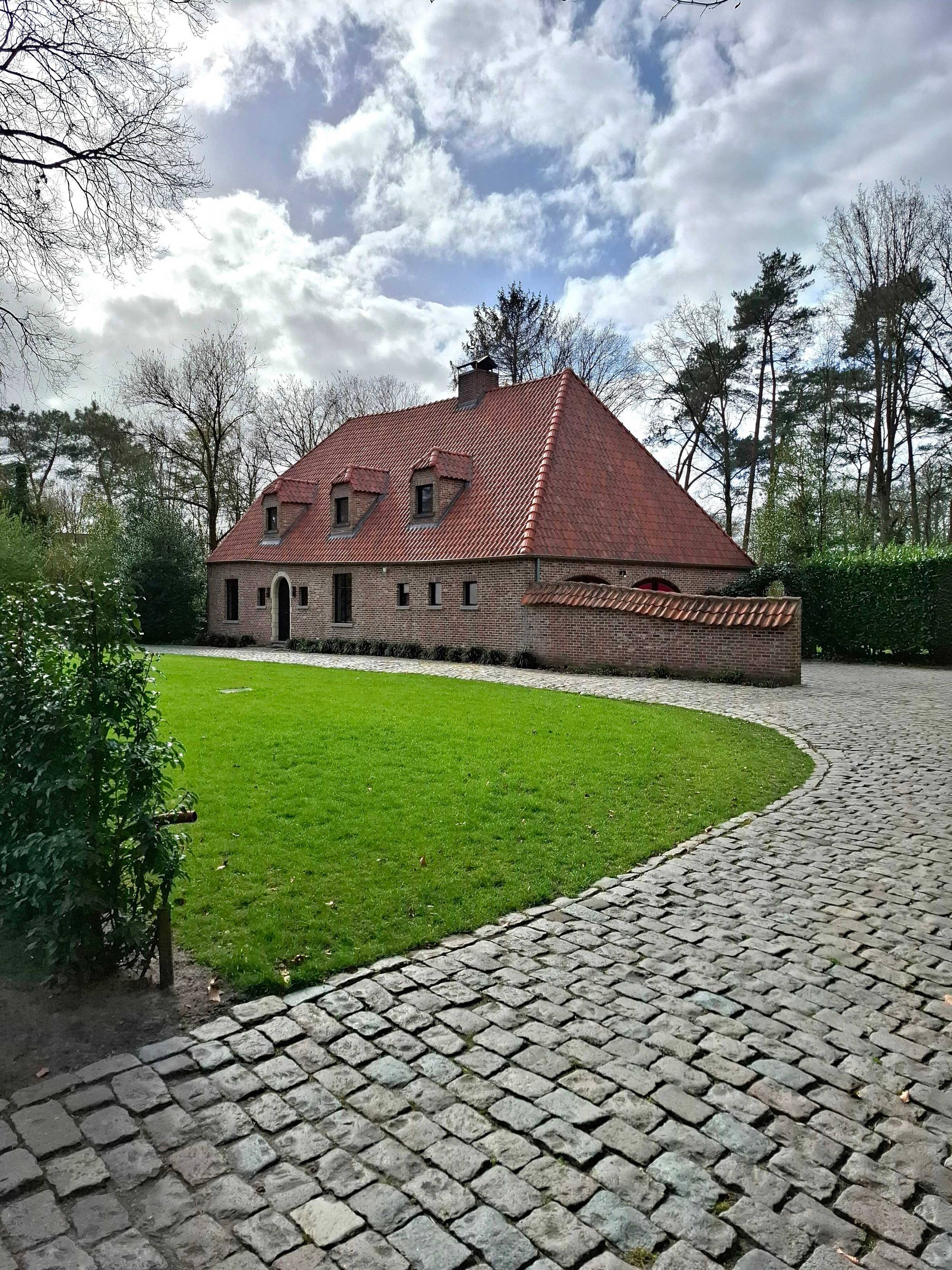 Huis te koop in Oud-Turnhout met 4 slaapkamers - foto 1