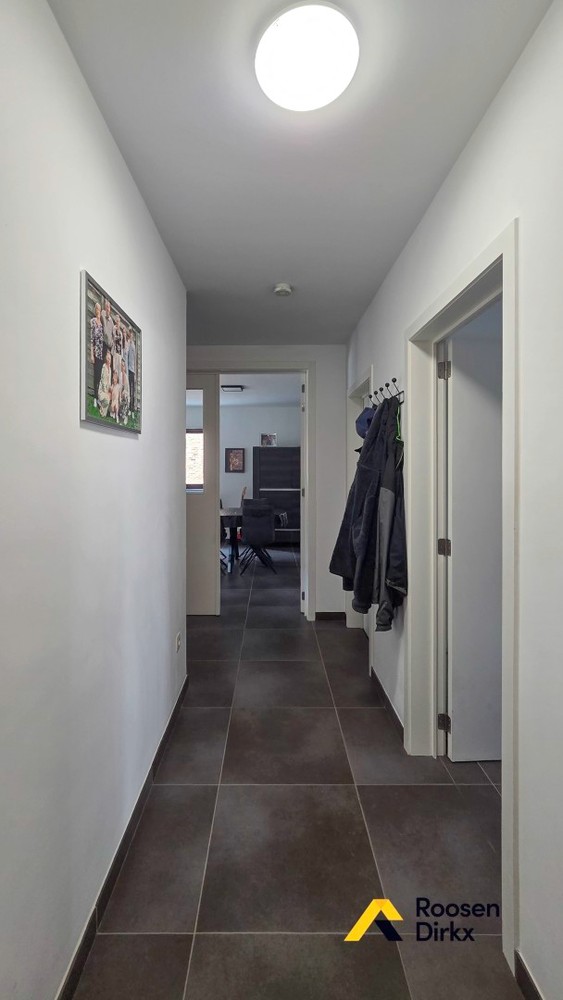 Zeer verzorgd appartement met 2 slaapkamers en groot terras hartje Bree! - foto 5
