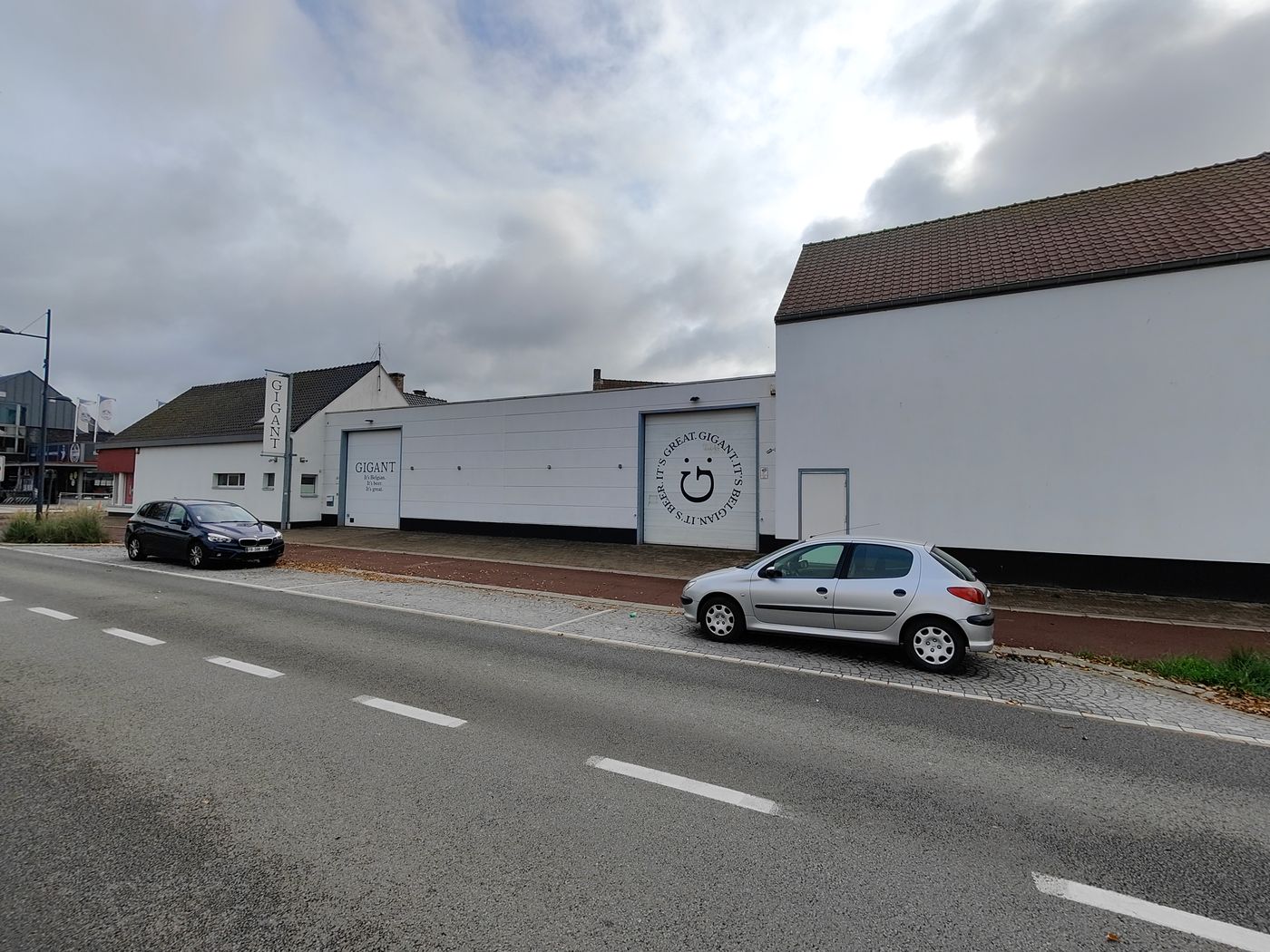 Handelsruimte met loods te koop – uitstekende ligging nabij E40 (Adinkerke) - photo 1