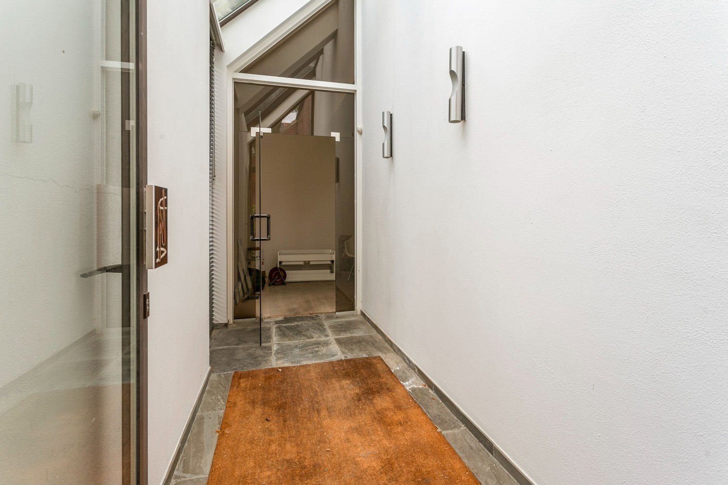 VILLA MET ZWEMBAD EN PRAKTIJKRUIMTE OP 17A65CA NABIJ CENTRUM BILZEN. - foto 5