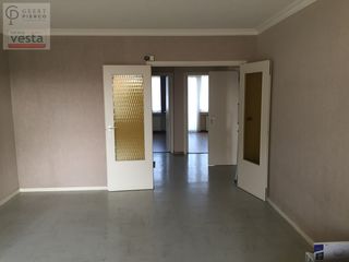 Dit gezellig appartement treffen we in het hartje van Landen, heel dichtbij het station, de winkels, scholen, sportinfrastructuur. Het kan...