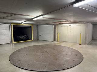 Garage for sale in Bruges