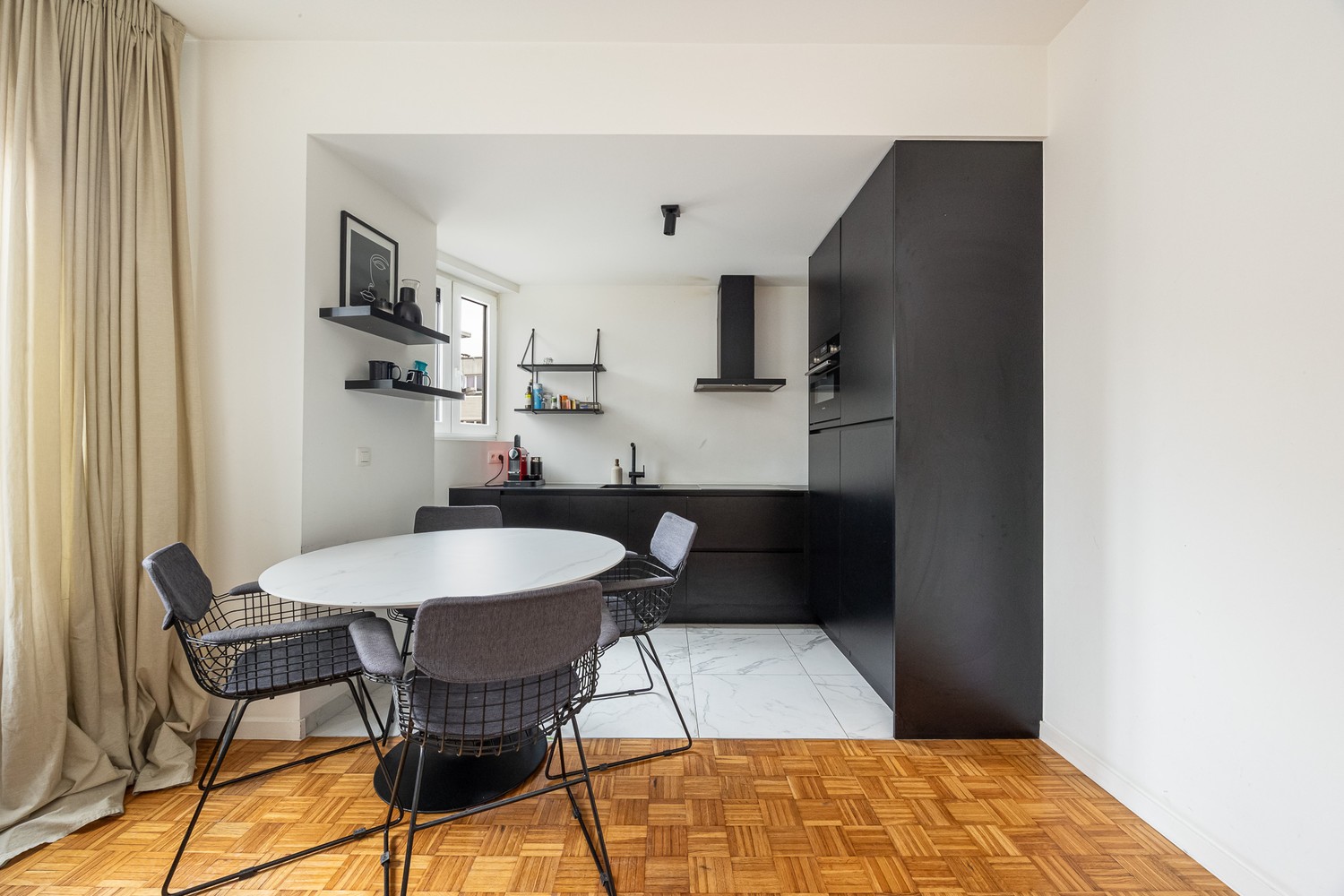 Turnkey gem in a prime location - photo 4