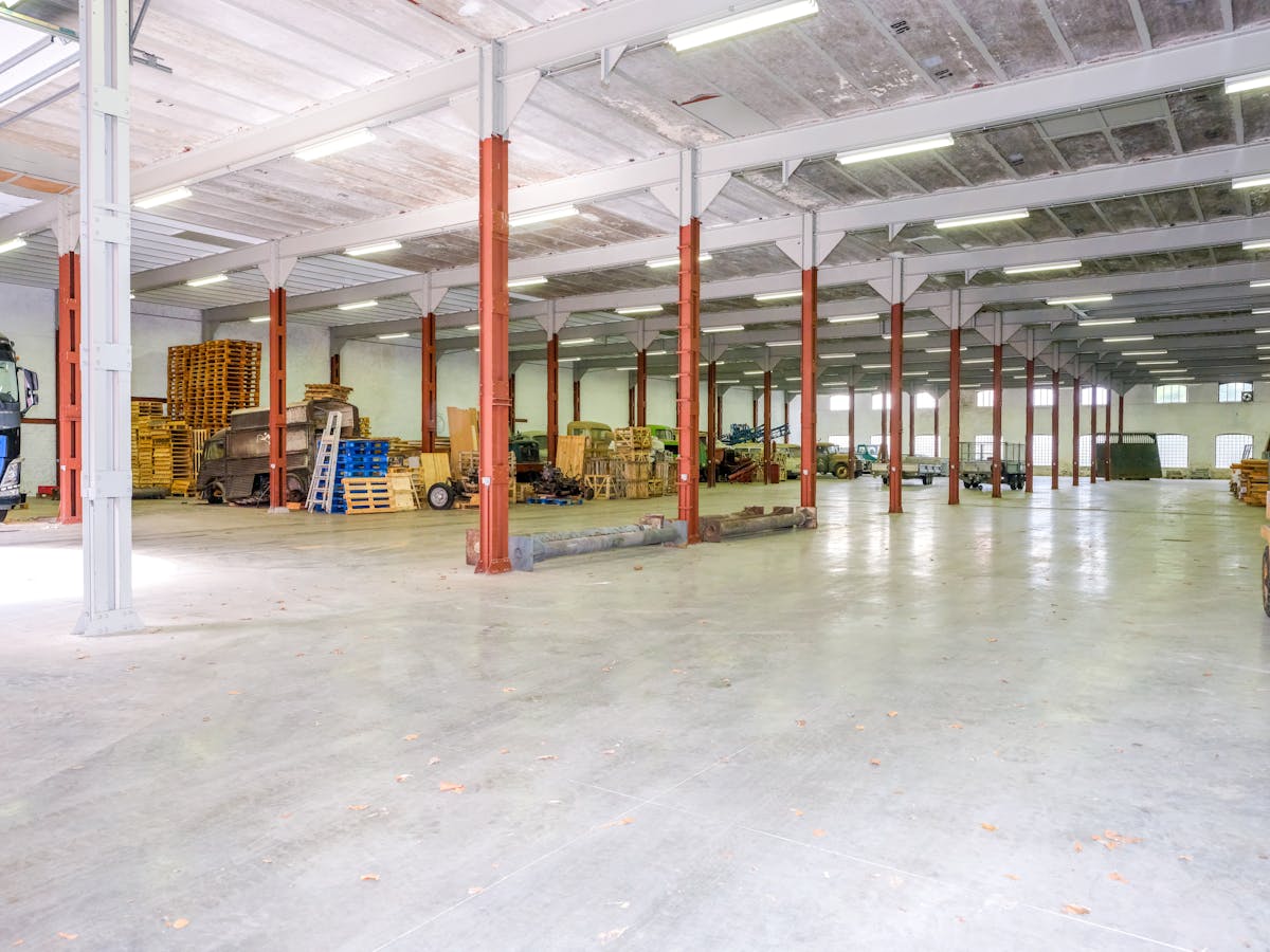 Magazijn (2.200 m²) met verdiep (2.200 m²) te koop in Eeklo - foto 5